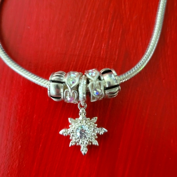 Chamilia Sterling Limited Edition Snowflake Bracelet - Picture 2 of 4